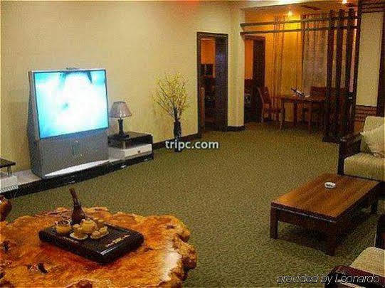 Phoenix Grand Hotel Фенян Екстериор снимка