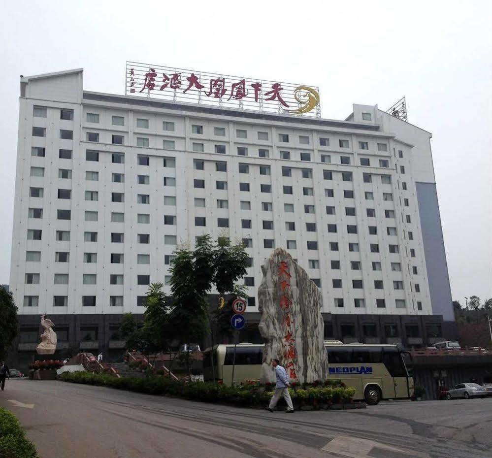 Phoenix Grand Hotel Фенян Екстериор снимка
