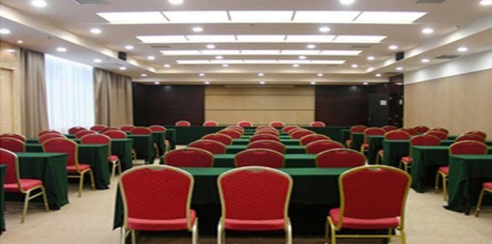 Phoenix Grand Hotel Фенян Екстериор снимка