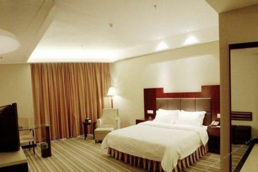 Phoenix Grand Hotel Фенян Екстериор снимка