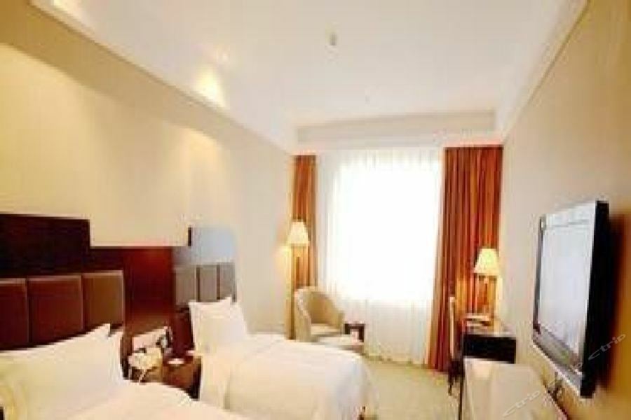 Phoenix Grand Hotel Фенян Екстериор снимка