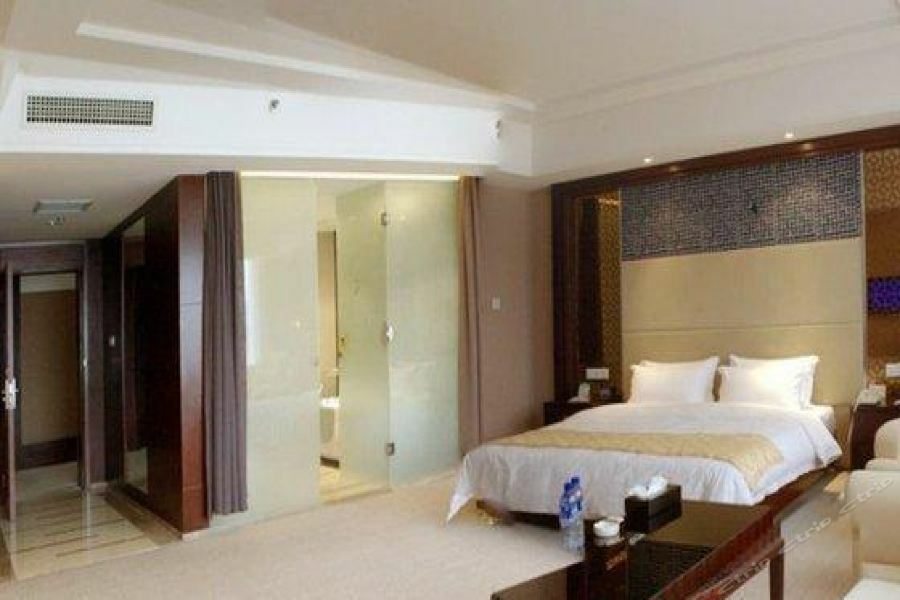 Phoenix Grand Hotel Фенян Екстериор снимка